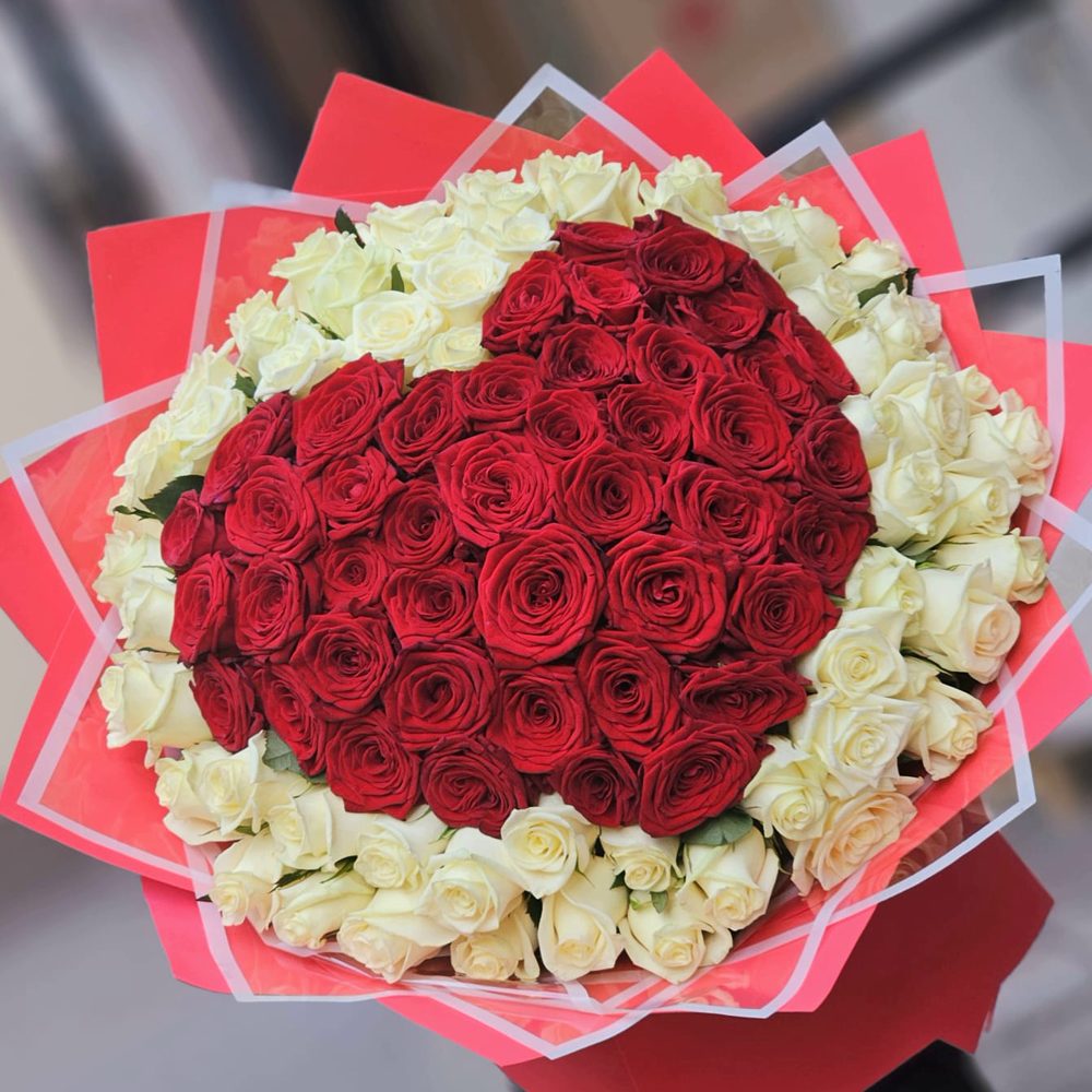 Сердце из 101 розы